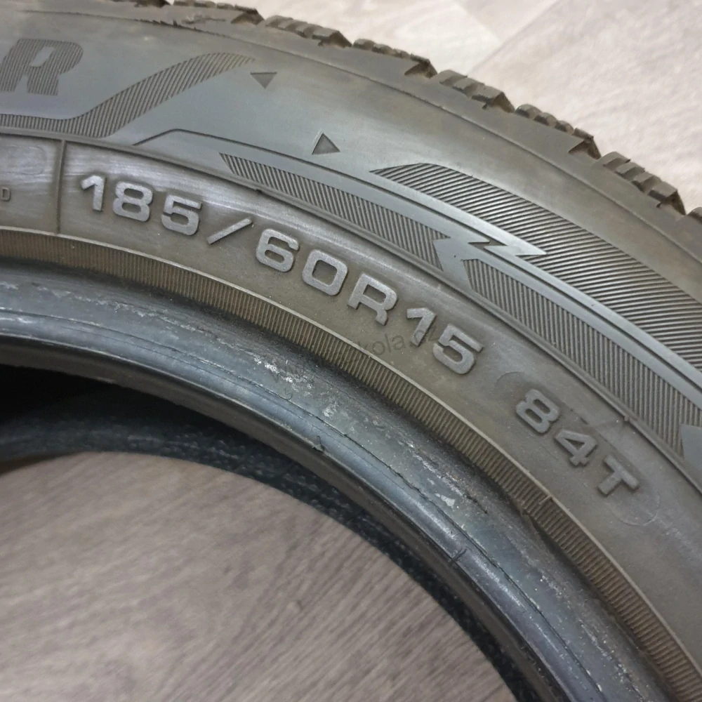 Zimní pneumatiky 185/60 R15 GoodYear č. AP735