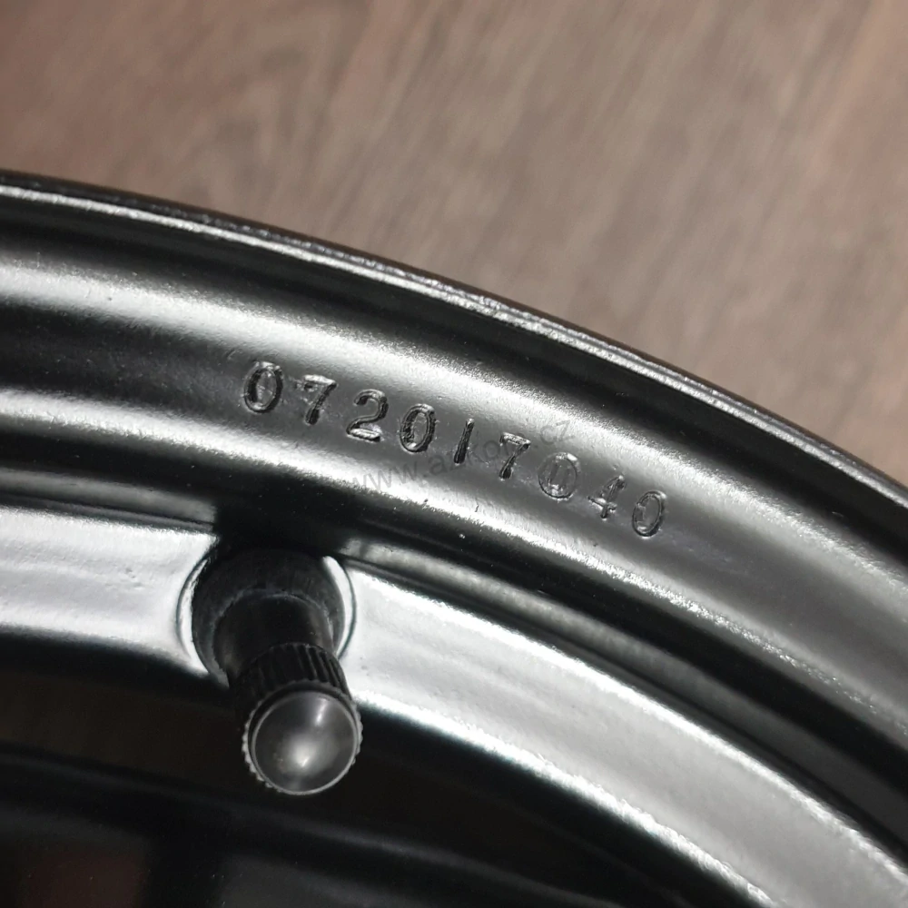 Disky Suzuki Swift 5Jx15 ET40 4x100x54 T9