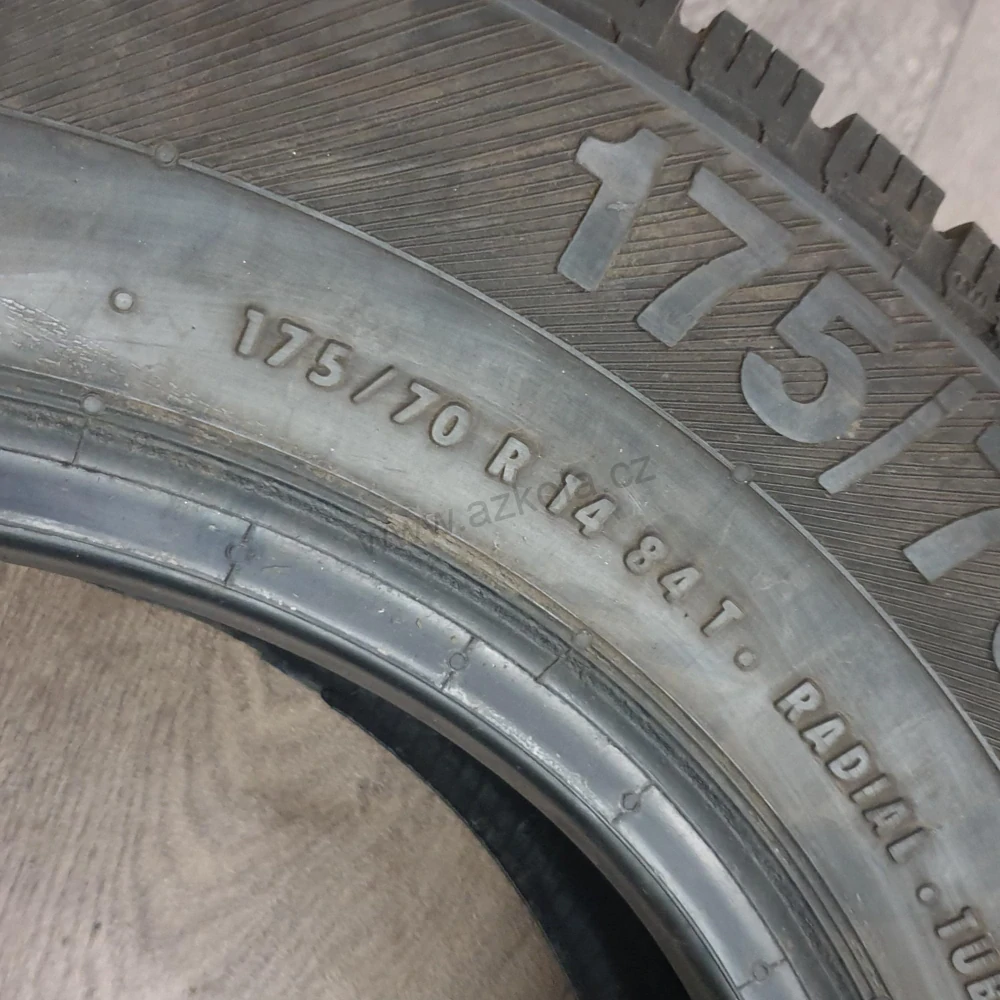 Zimní pneumatiky 175/70 R14 Barum č. AP825