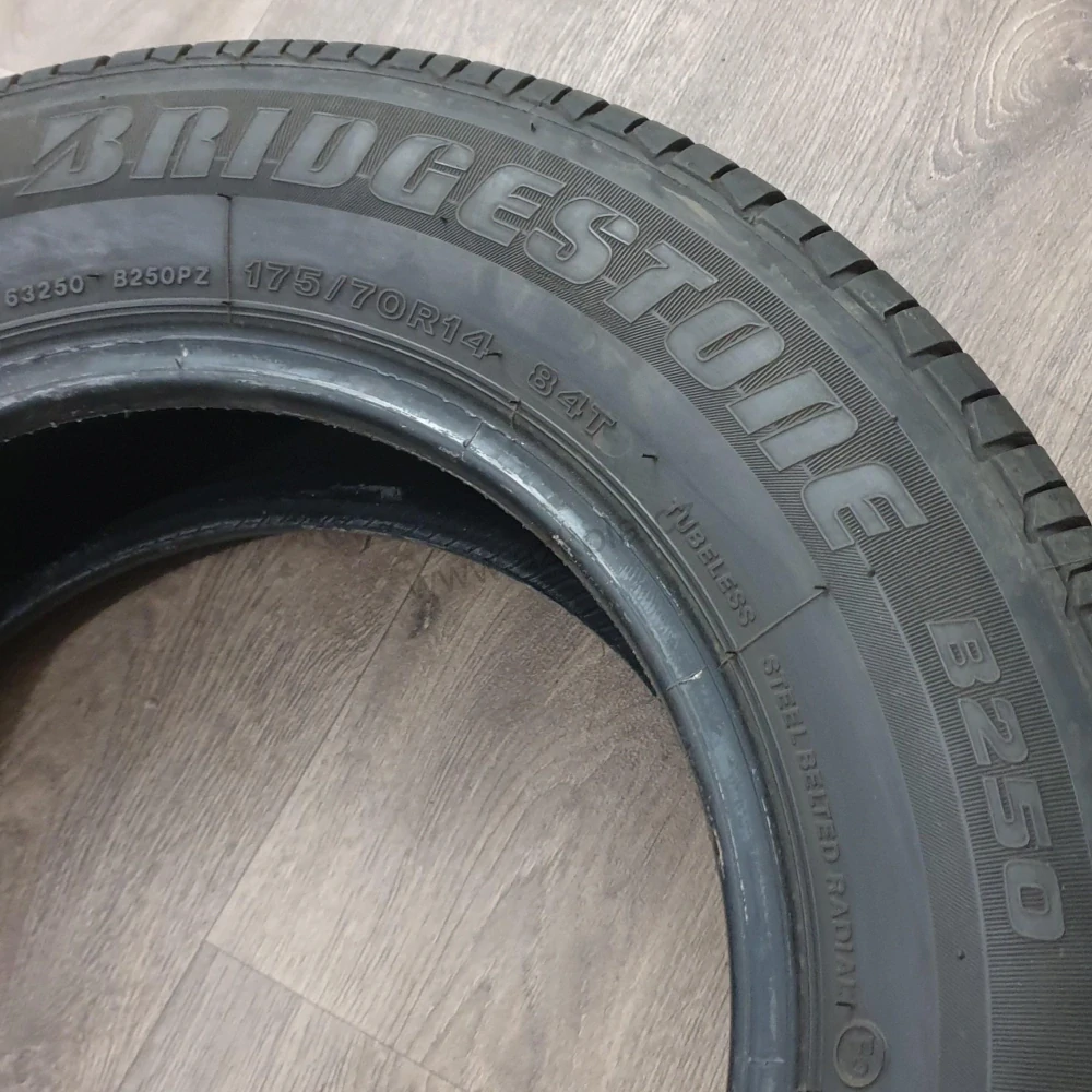 Letní pneumatiky 175/70 R14 Bridgestone č. AP840