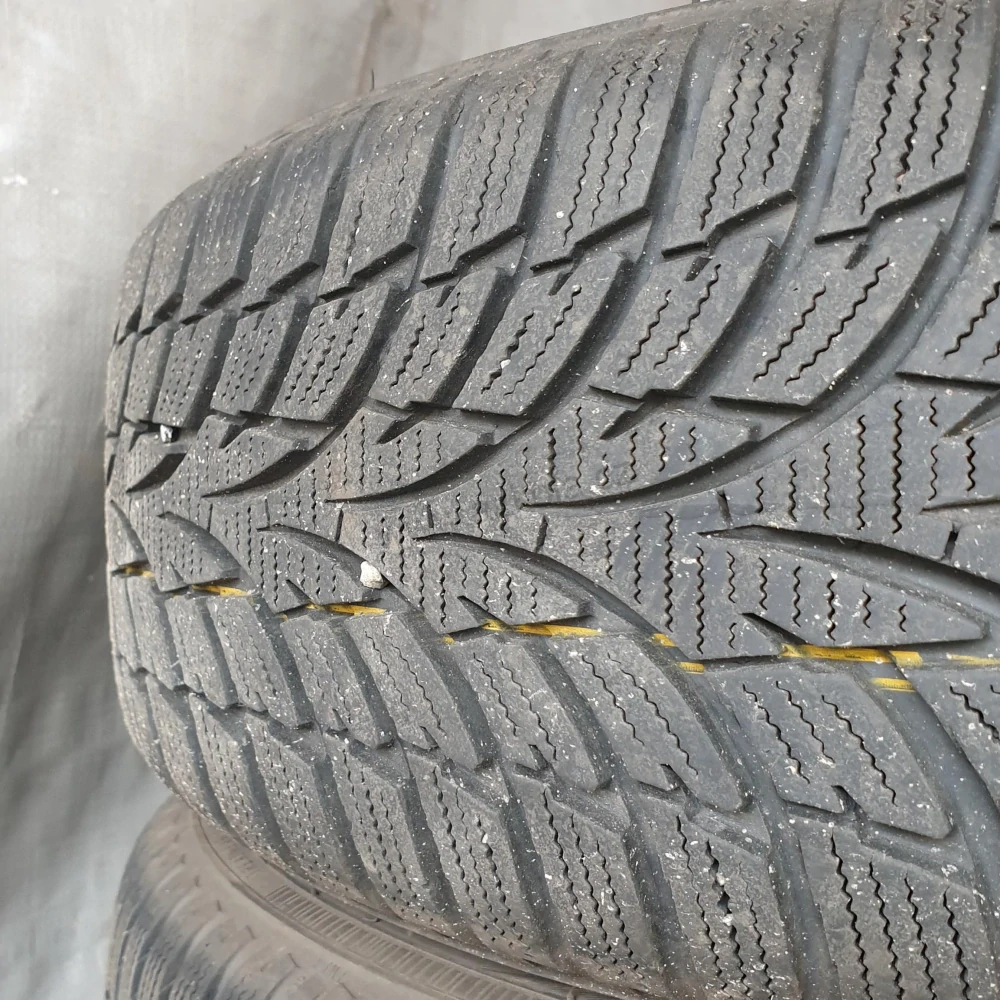 Zimní kola Toyota Yaris 175/65 R15 č. AK164