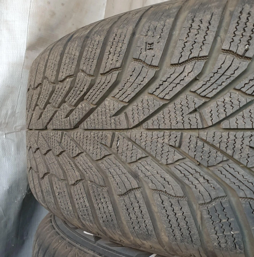 Zimní kola Škoda, Volkswagen 235/60 R18 č. AK171