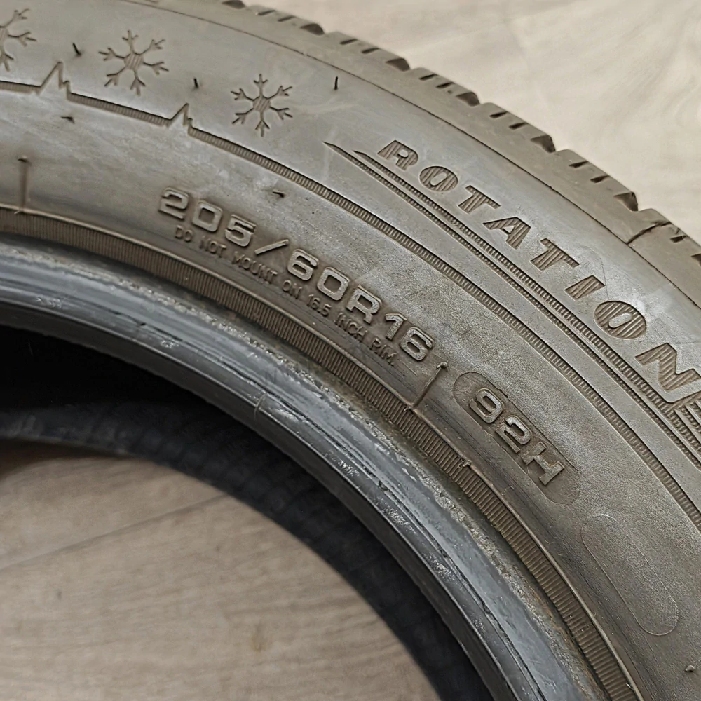 Zimní pneumatiky 205/60 R16 Dunlop č. AP912