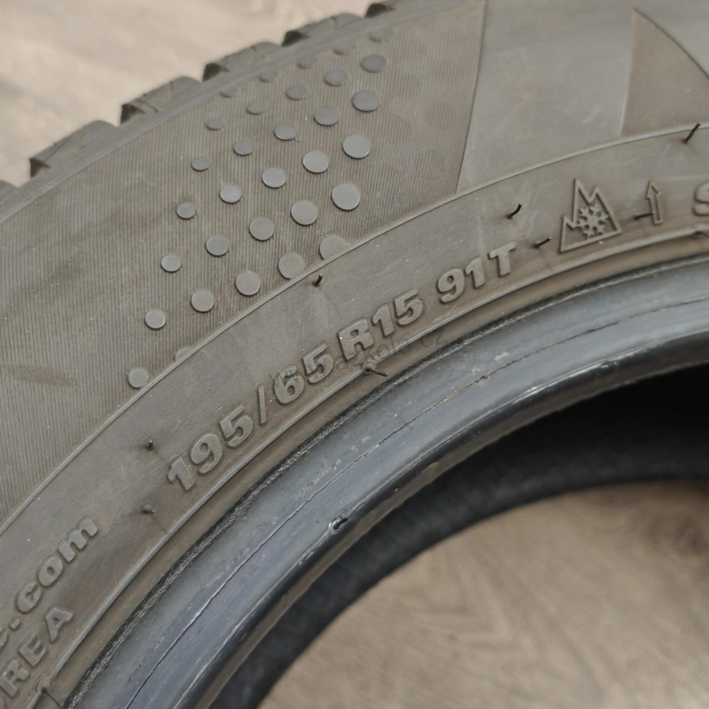 Zimní pneumatiky 195/65 R15 Kumho č. AP921
