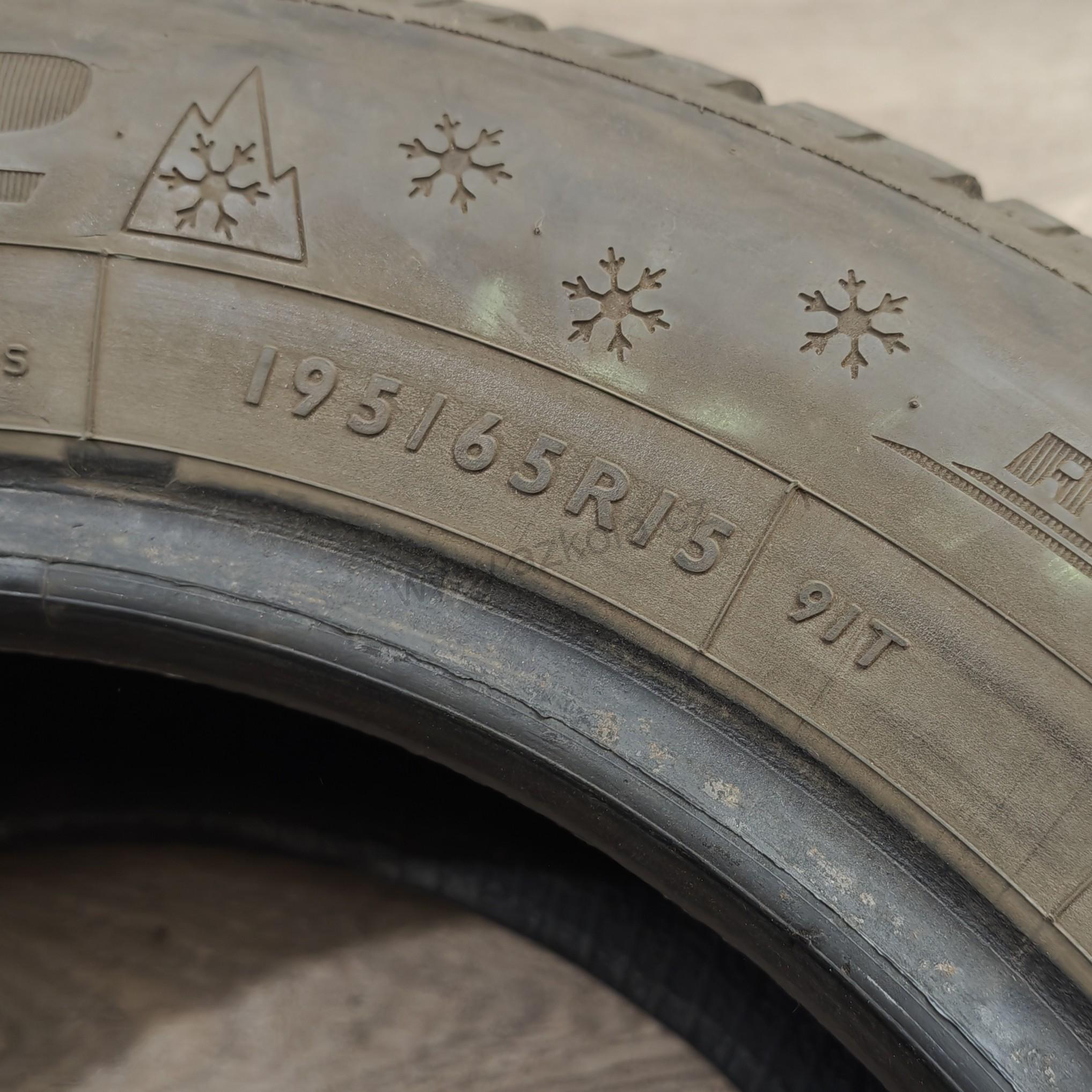 Zimní pneumatiky 195/65 R15 Dunlop č. AP931