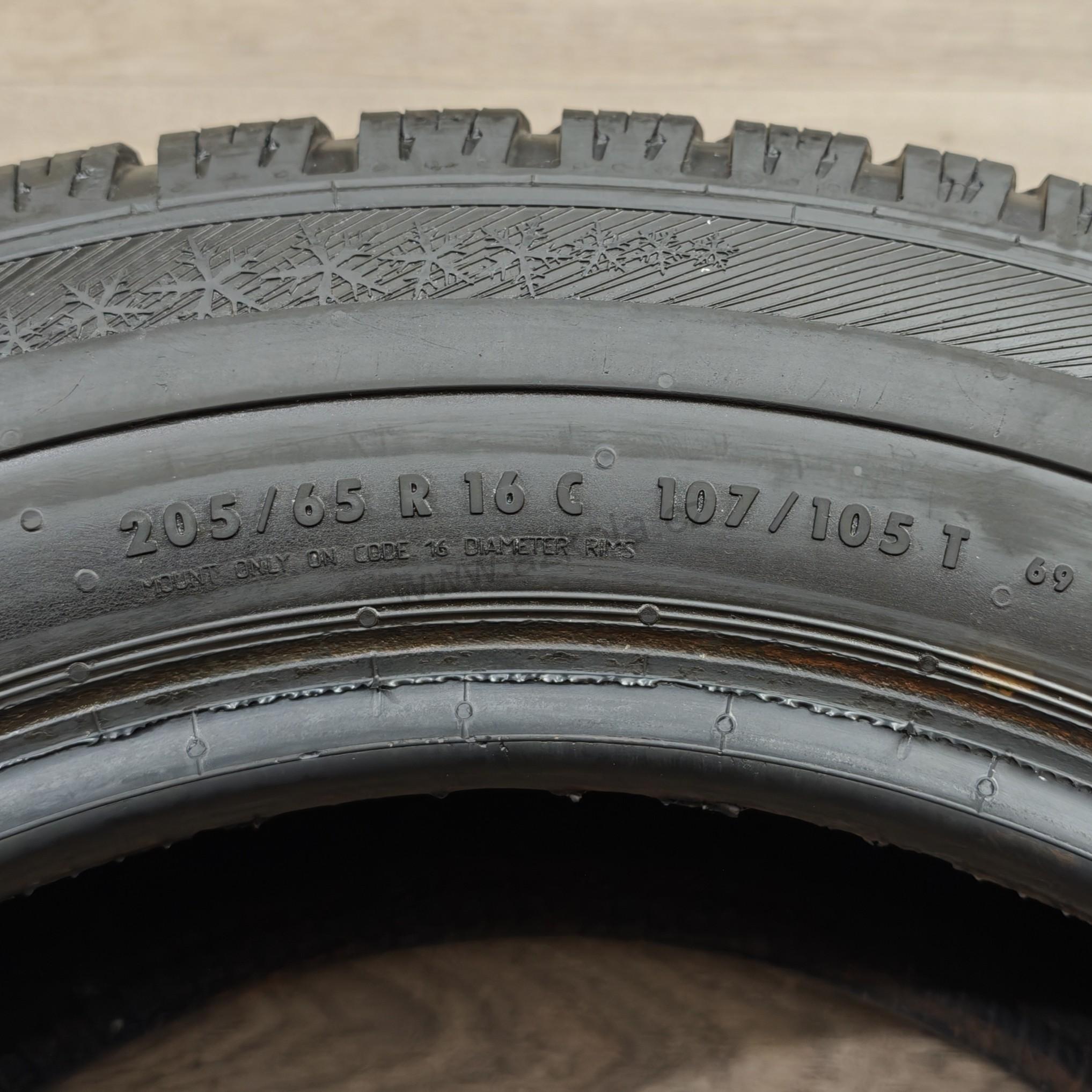 Zimní pneumatiky 205/65 R16C Barum č. AP945