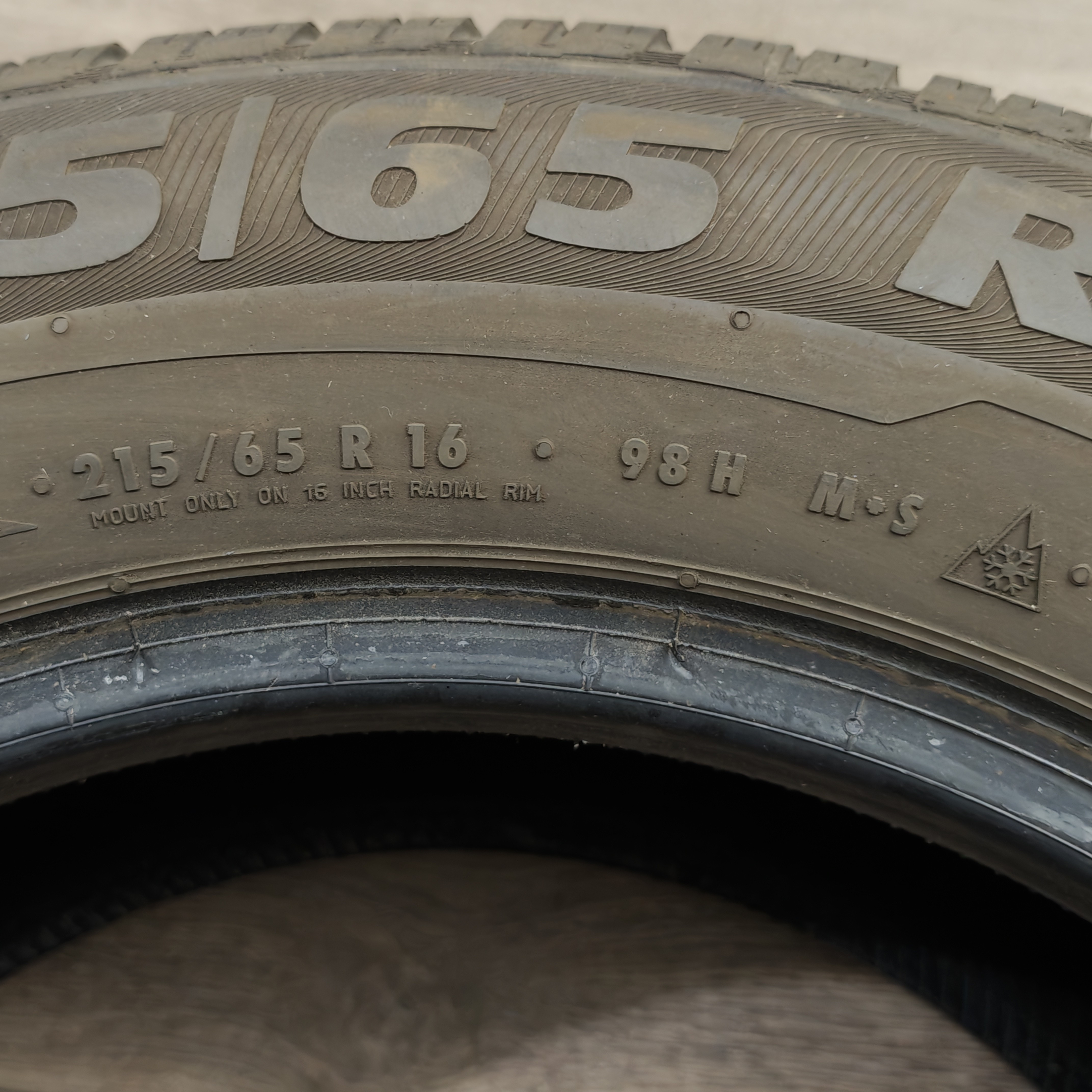 Zimní pneumatiky 215/65 R16 Semperit č. AP950