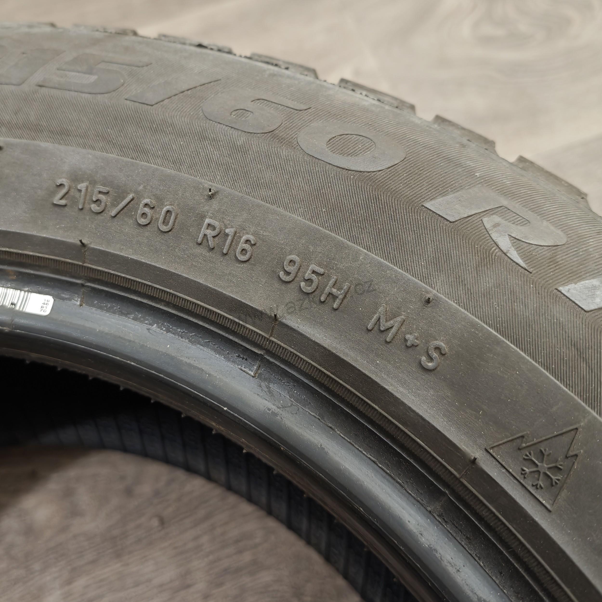 Zimní pneumatiky 215/60 R16 Pirelli č. AP960
