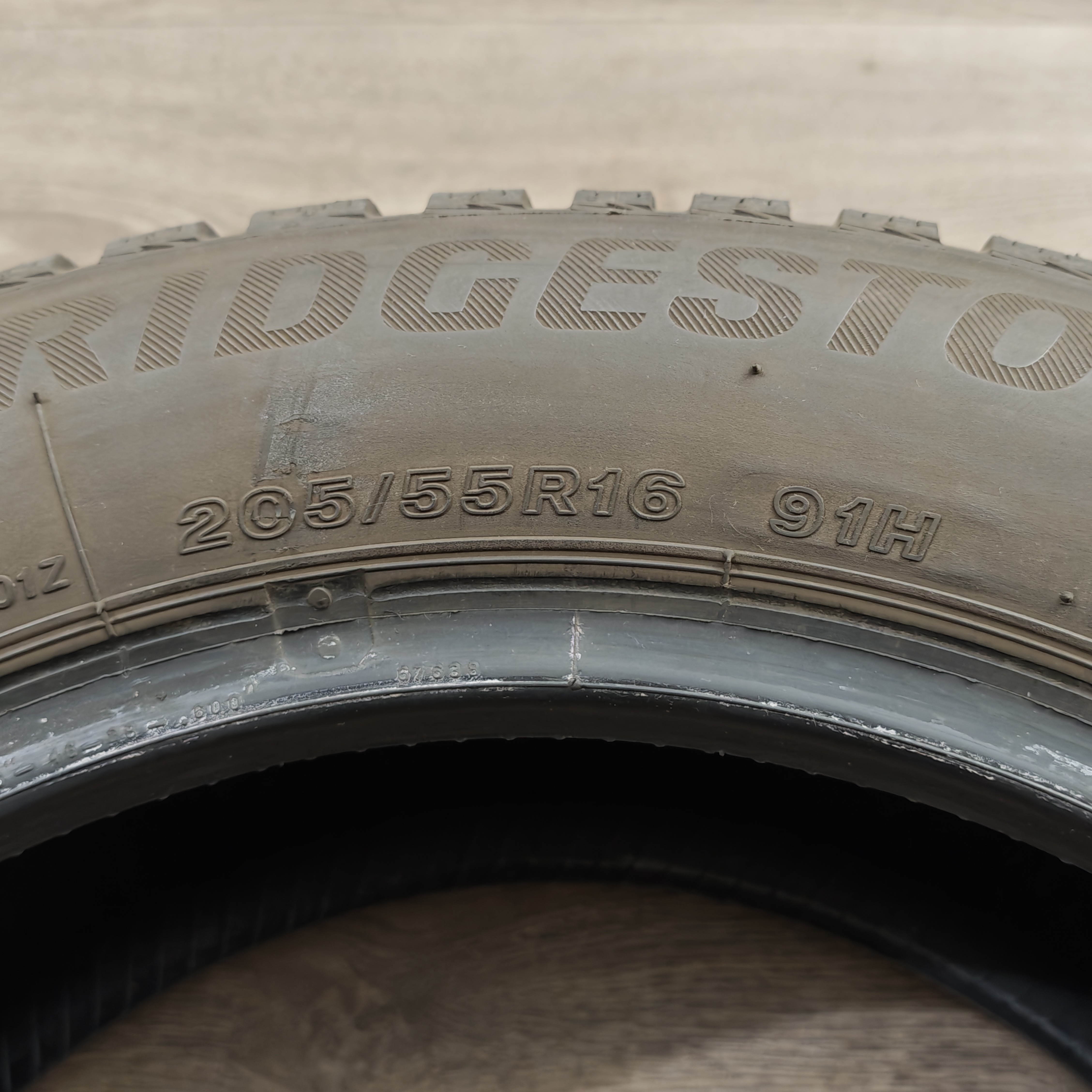 Zimní pneumatiky 205/55 R16 Bridgestone č. AP969