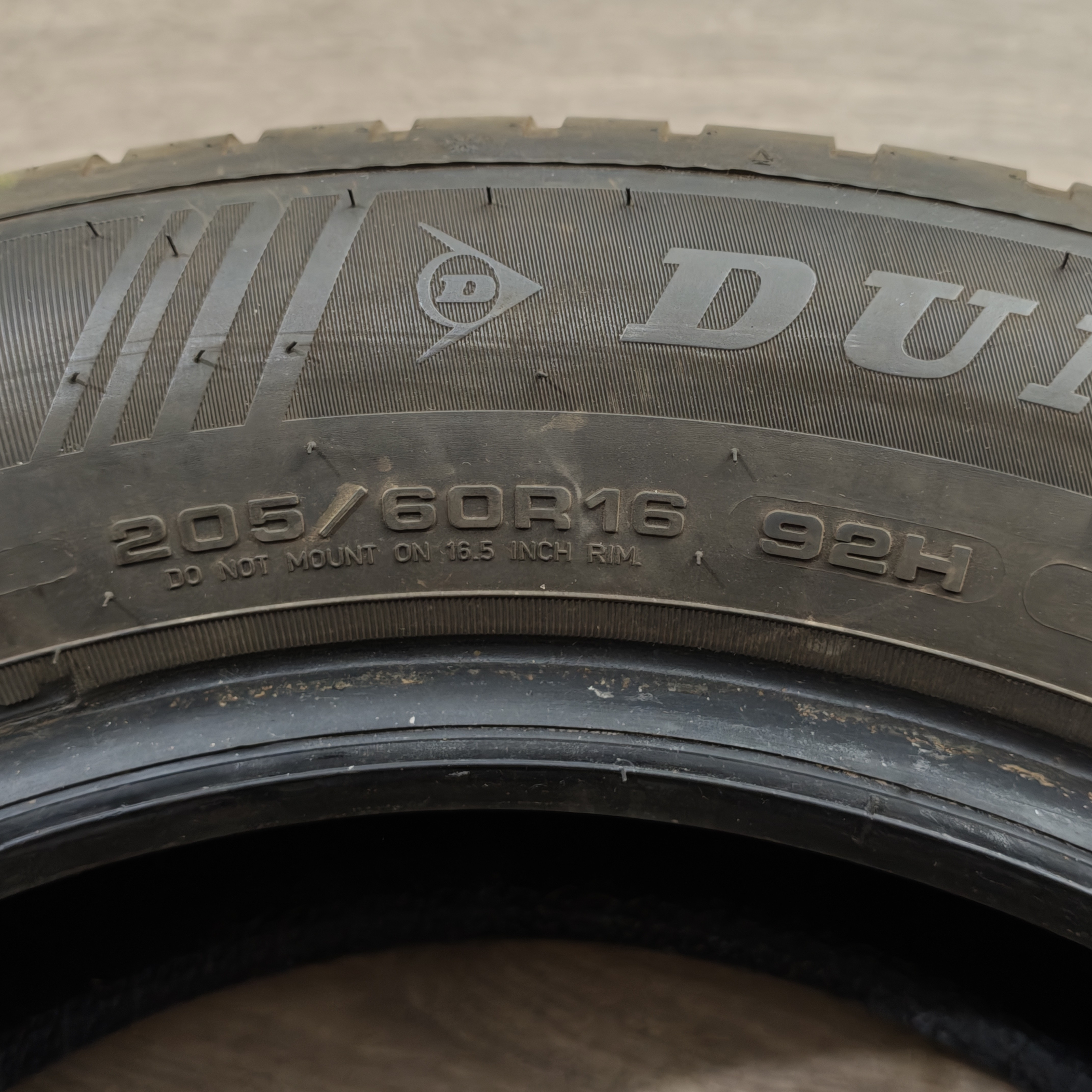 Zimní pneumatiky 205/60 R16 Dunlop č. AP978