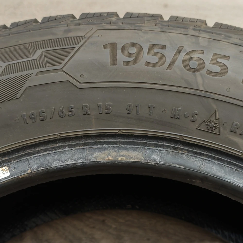 Zimní pneumatiky 195/65 R15 Barum č. AP983