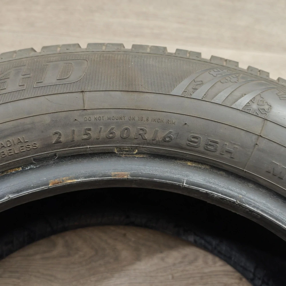 Zimní pneumatiky 215/60 R16 Dunlop č. AP995