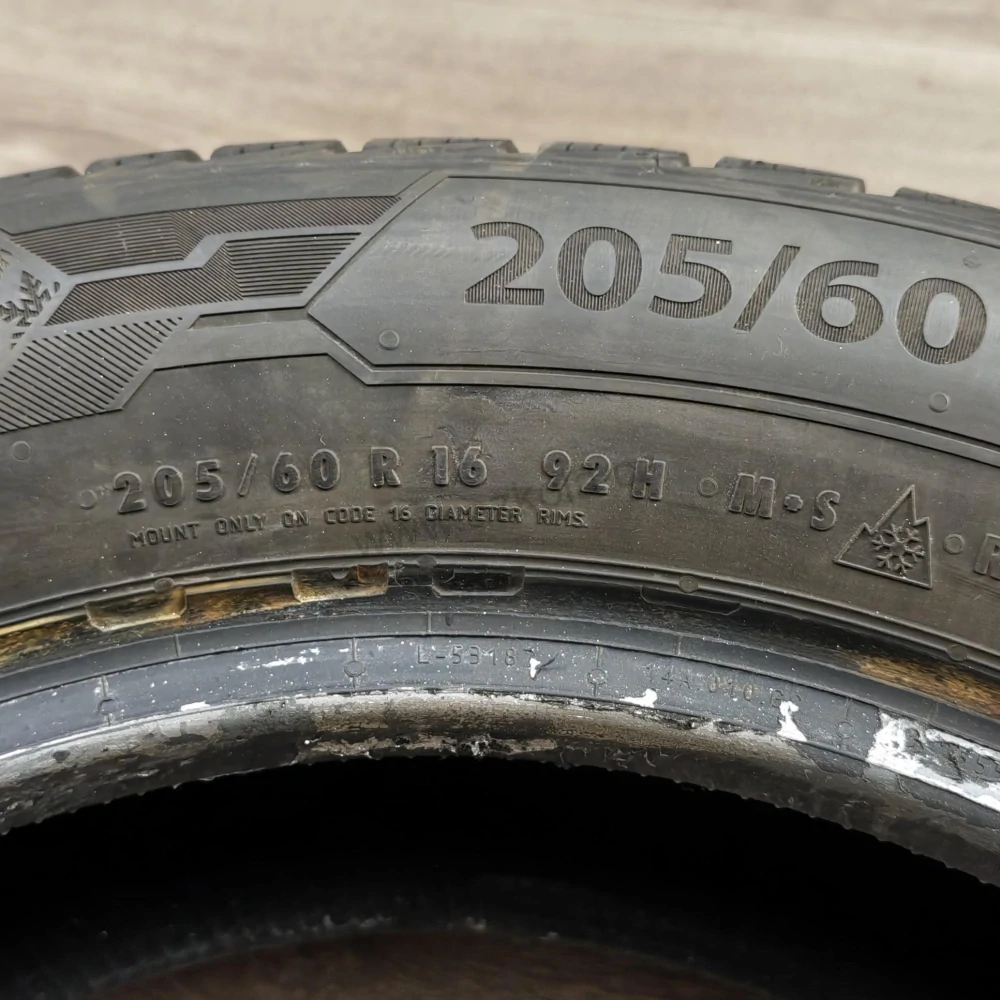Zimní pneumatiky 205/60 R16 Barum č. AP1007