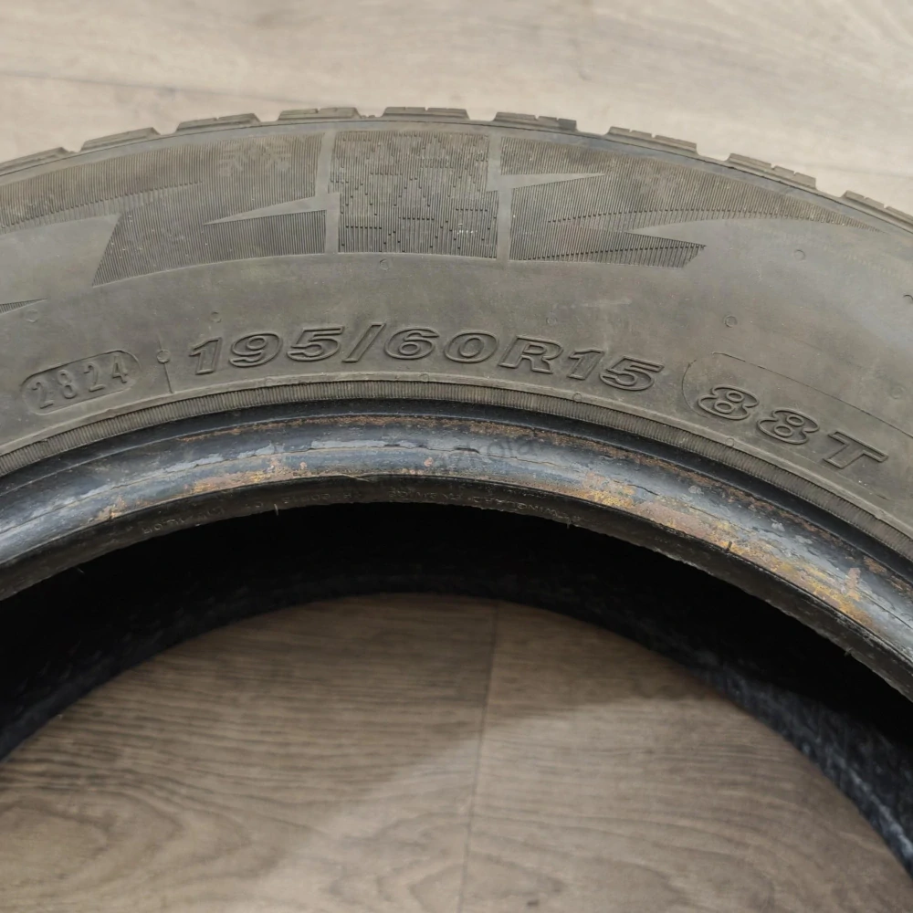 Zimní pneumatiky 195/60 R15 Nexen č. AP1009