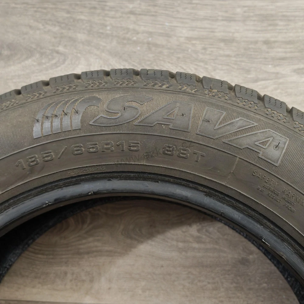 Zimní pneumatiky 185/65 R15 Sava č. AP1052