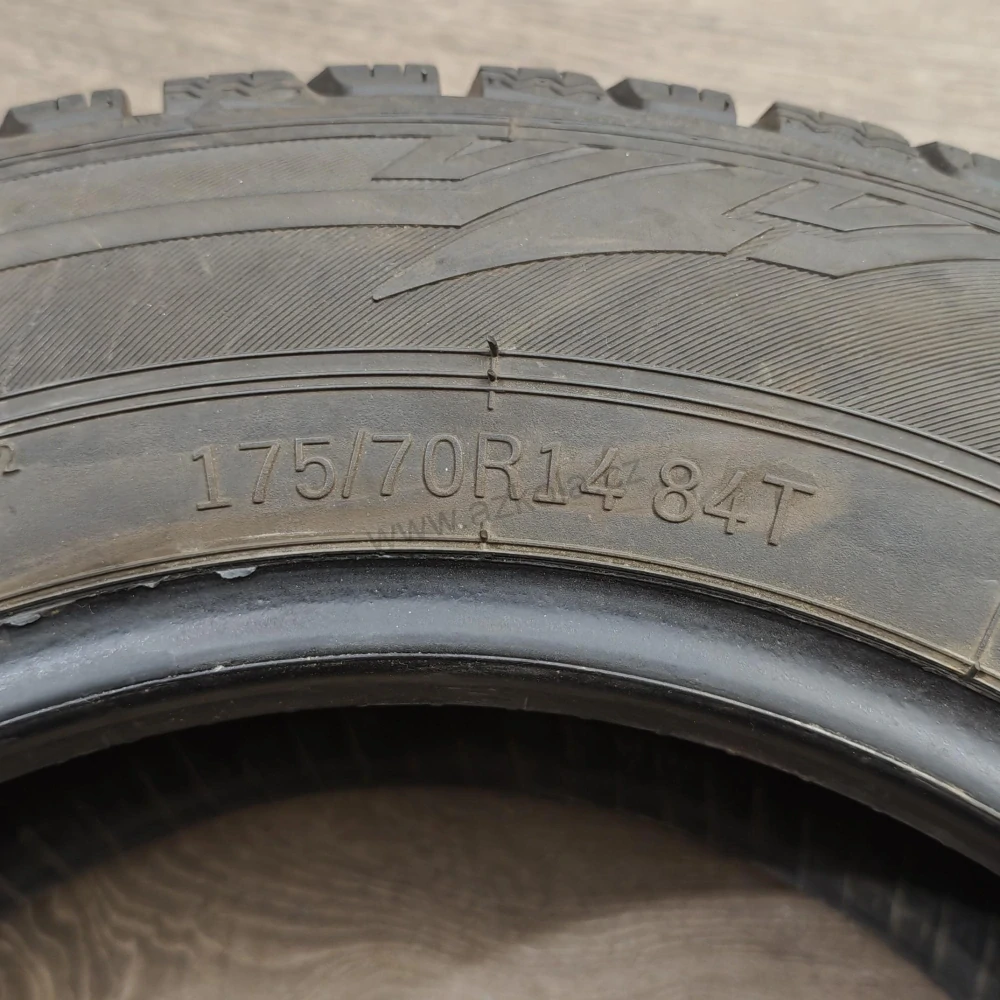 Zimní pneumatiky 175/70 R14 Rosava č. AP1062
