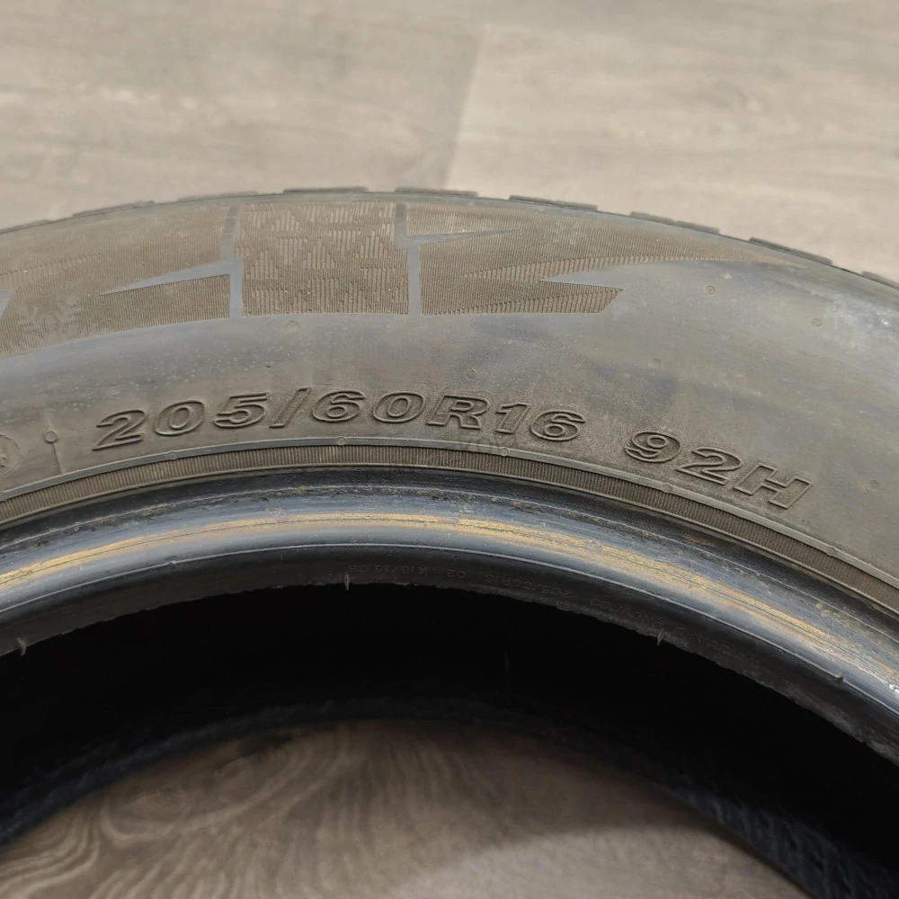 Zimní pneumatiky 205/60 R16 Nexen č. AP1068
