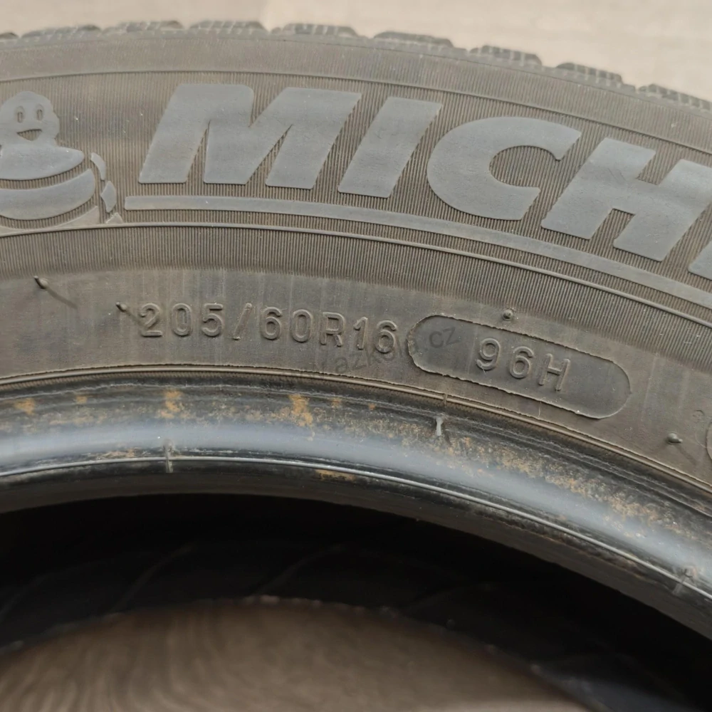 Zimní pneumatiky 205/60 R16 Michelin č. AP1069