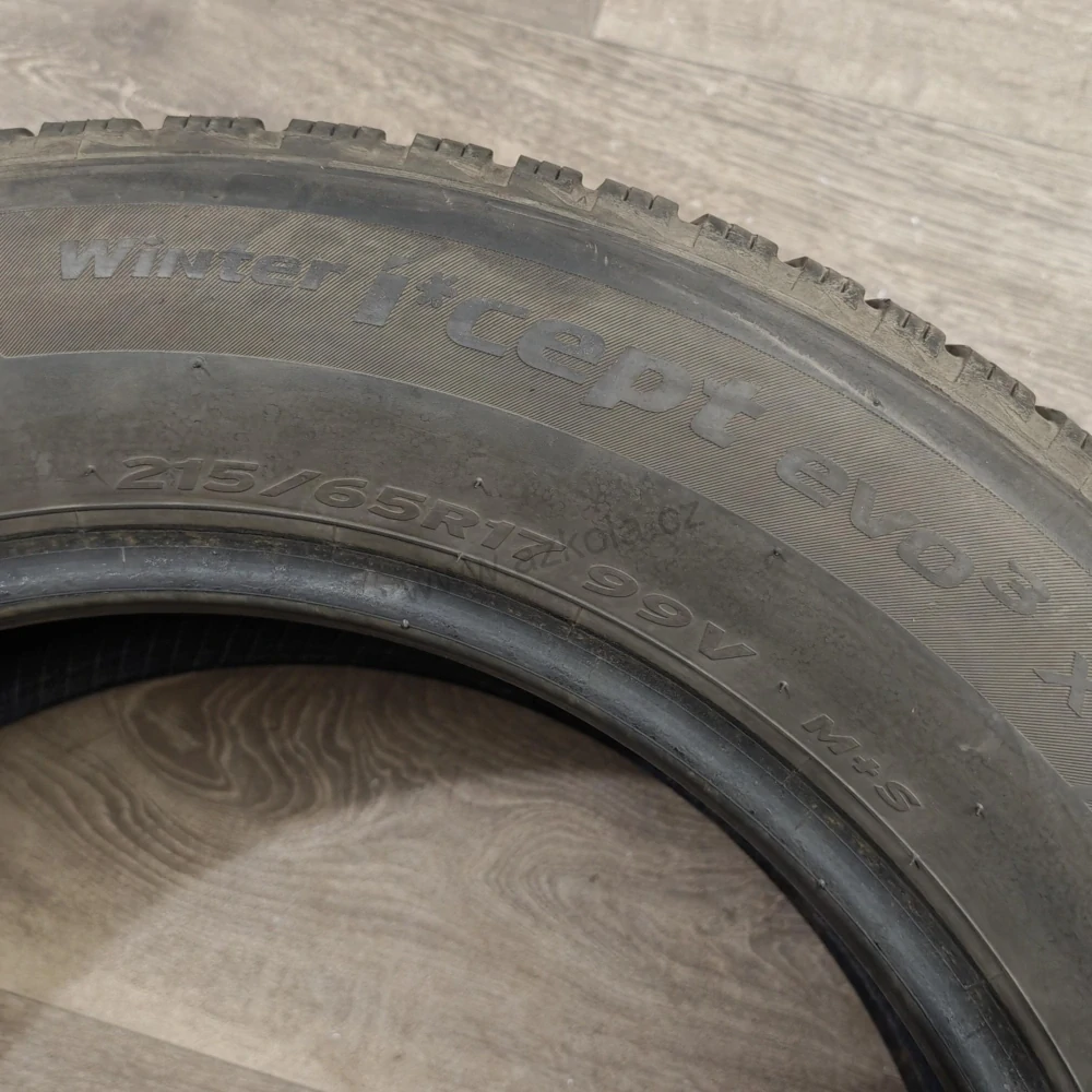 Zimní pneumatiky 215/65 R17 Hankook č. AP1094