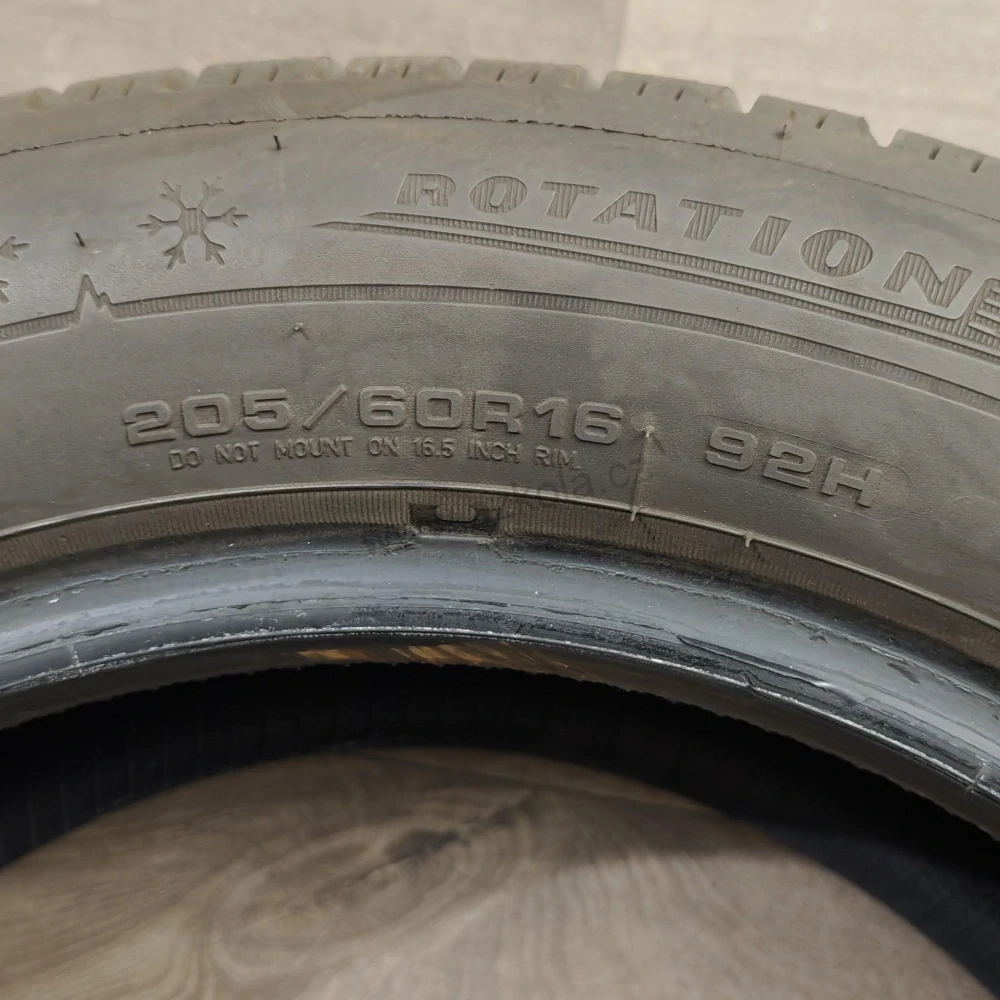 Zimní pneumatiky 205/60 R16 Dunlop č. AP1095
