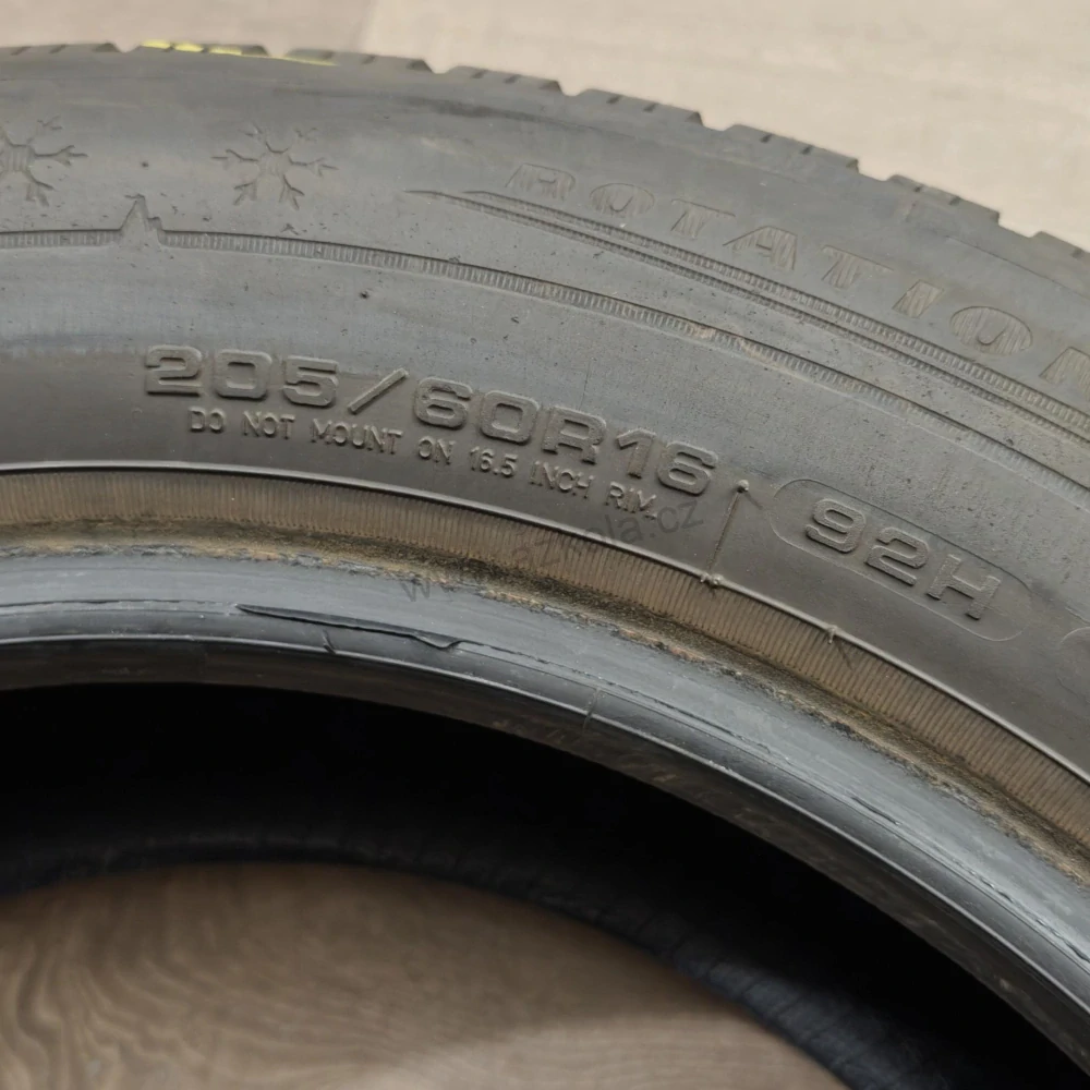 Zimní pneumatiky 205/60 R16 Dunlop č. AP1098