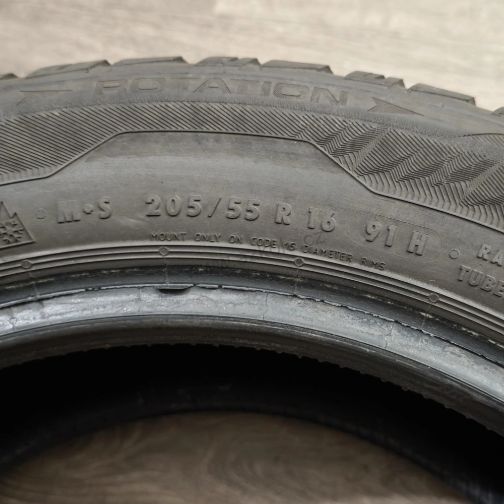 Zimní pneumatiky 205/55 R16 Uniroyal č. AP1136