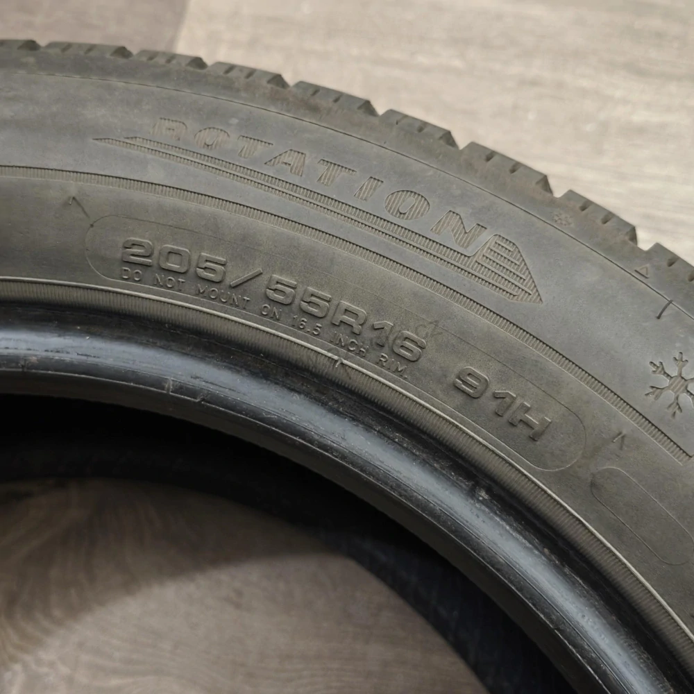 Zimní pneumatiky 205/55 R16 Dunlop č. AP1162