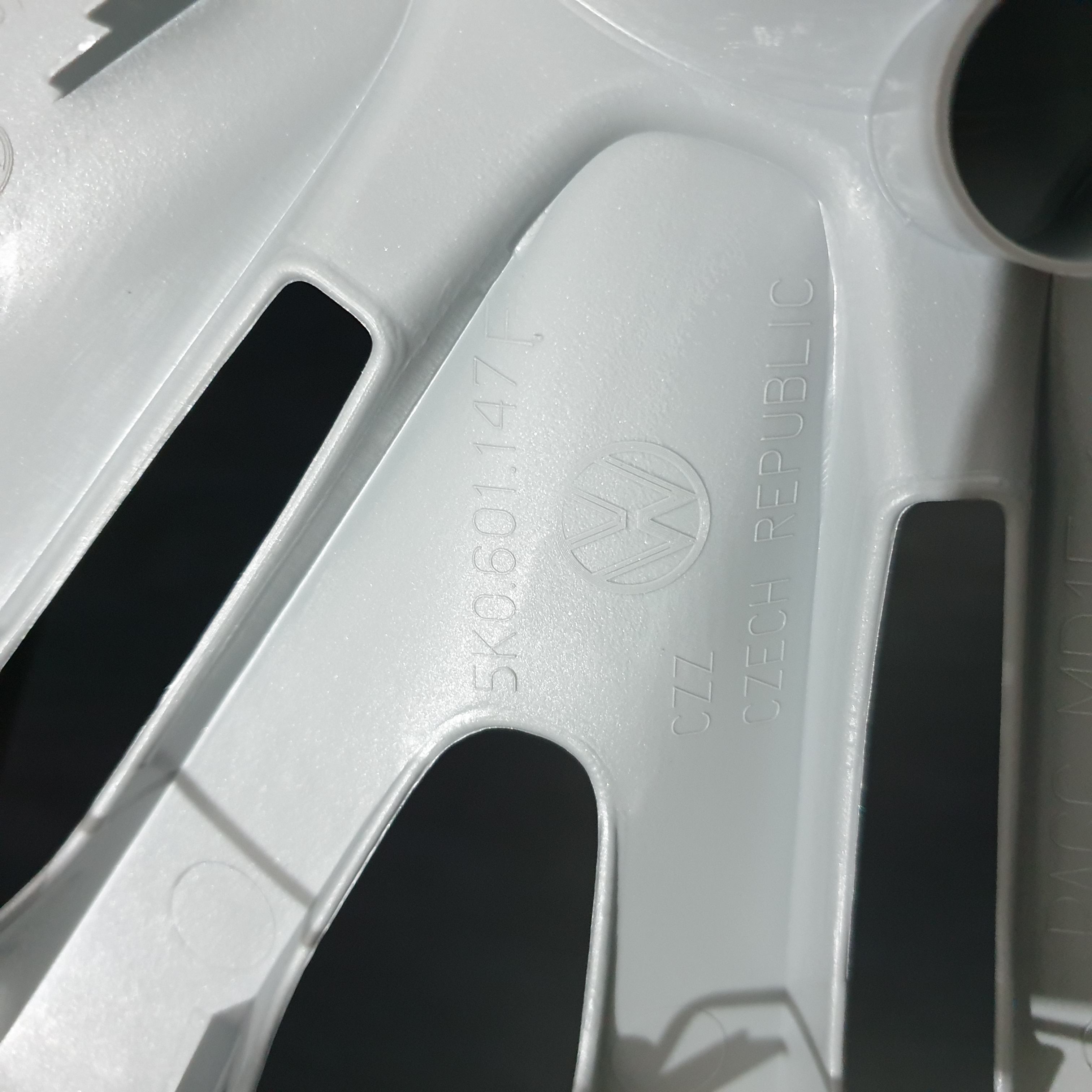 Originální poklice Volkswagen 15" Golf, Caddy, Touran