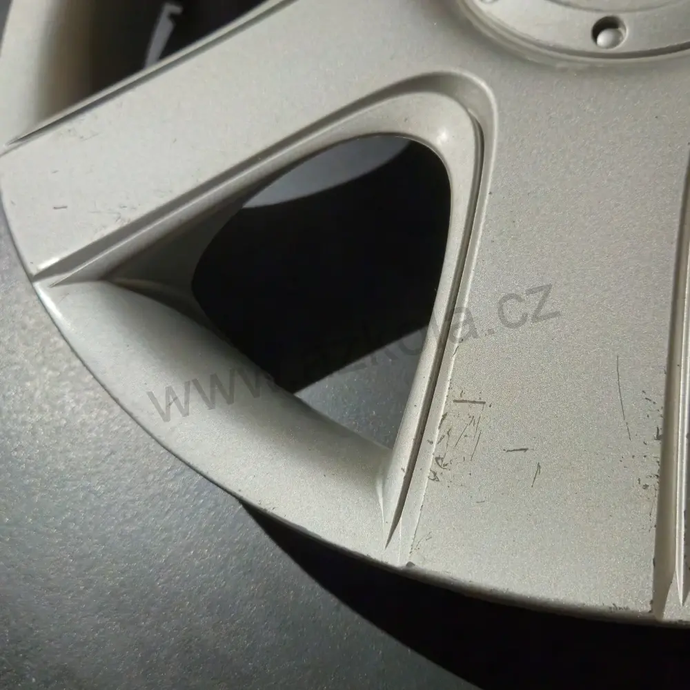 Originální poklice Mazda 15" (použitá, bazarová)