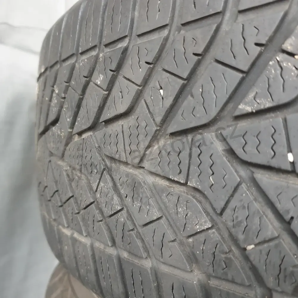 Sada zimních kol Suzuki 215/60 R16 č. AK62