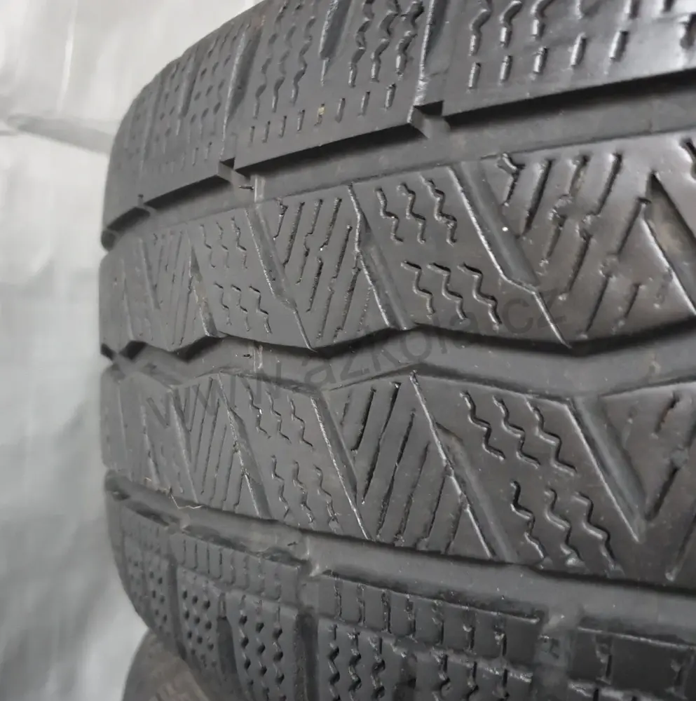 Sada zimních kol Mercedes 205/65 R16C č. AK85