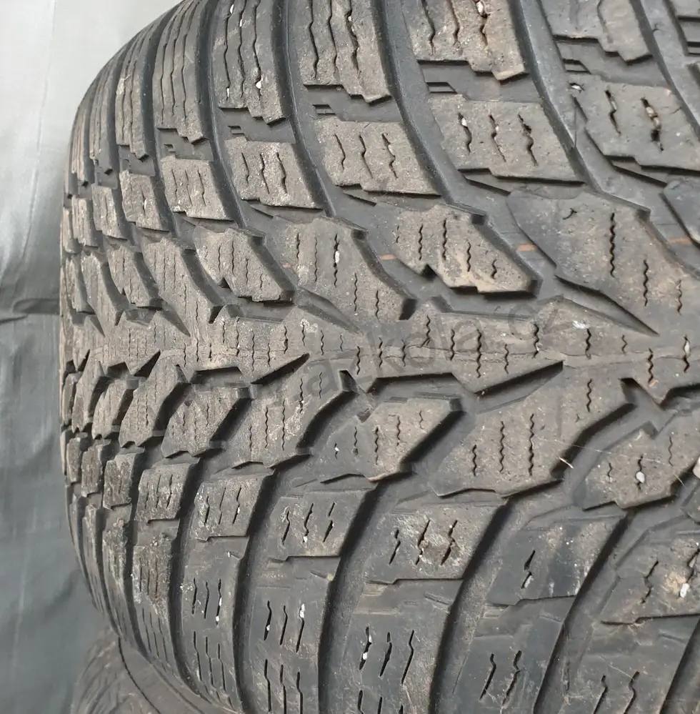 Sada zimních kol Ford 235/55 R17 č. AK39