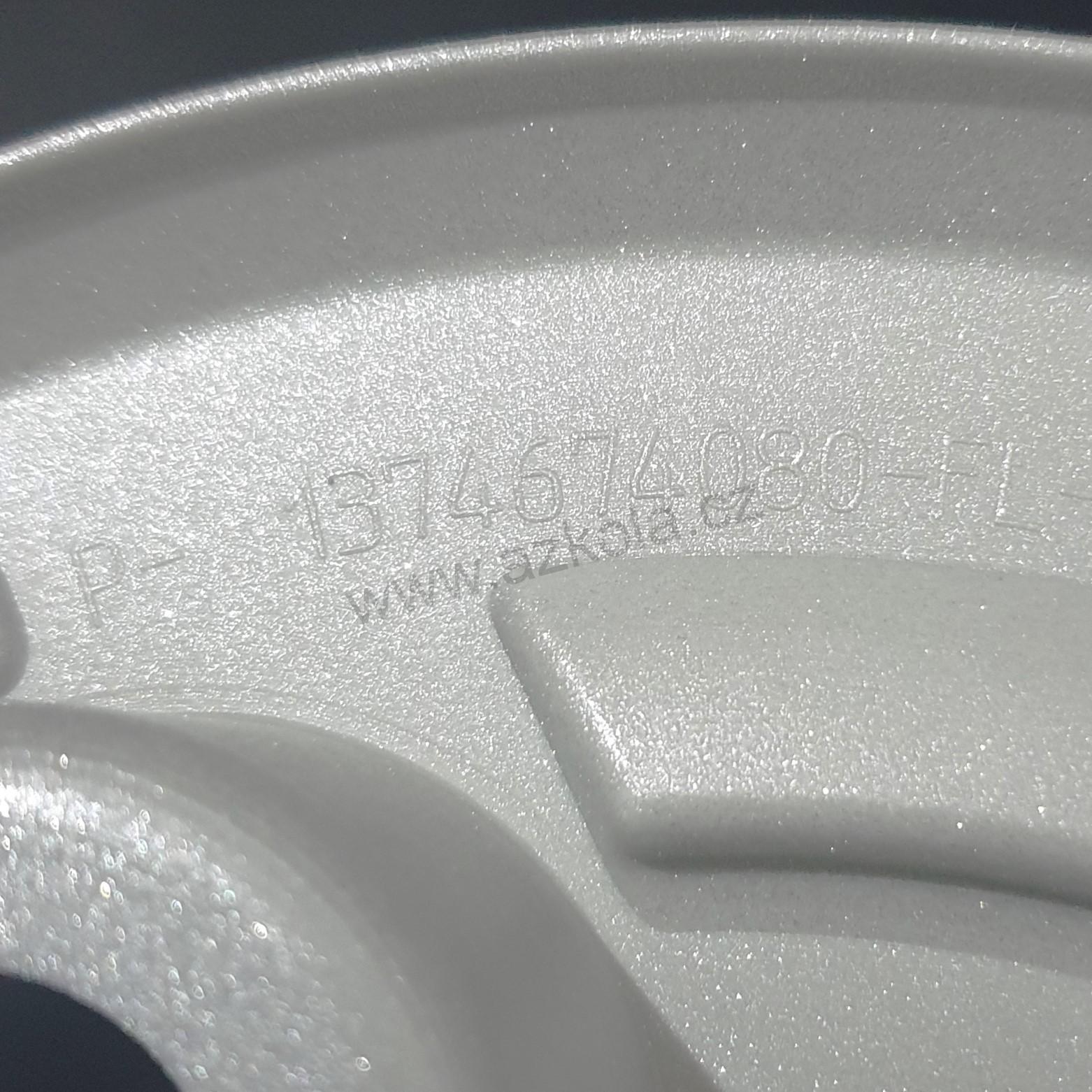 Středové poklice na 16" disky Typ A