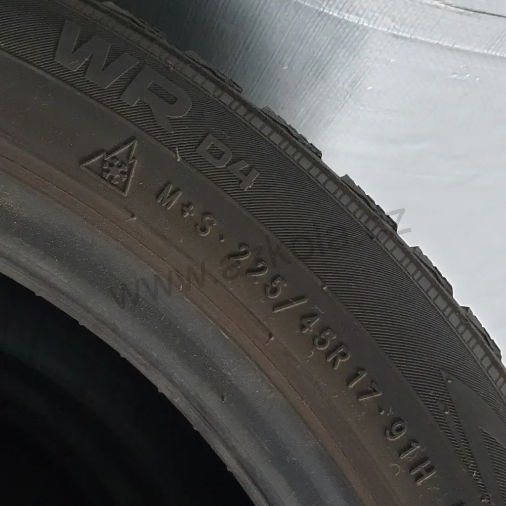 Zimní pneumatiky Nokian 225/45 R17 č. AP203