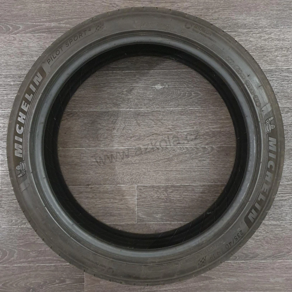 Letní pneumatiky 255/35 R18 + 235/40 R18 č. AP397
