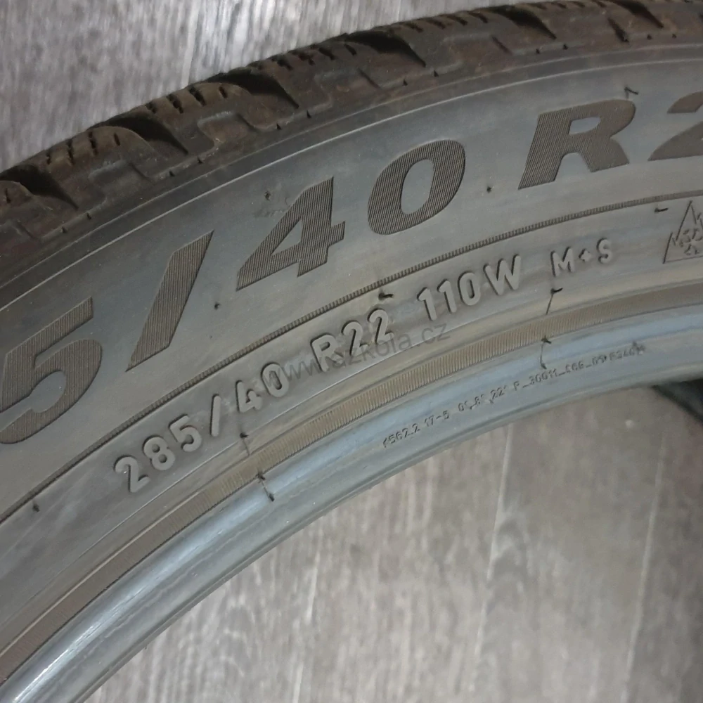 Zimní pneumatiky 285/40 R22 + 325/35 R22 č. AP475