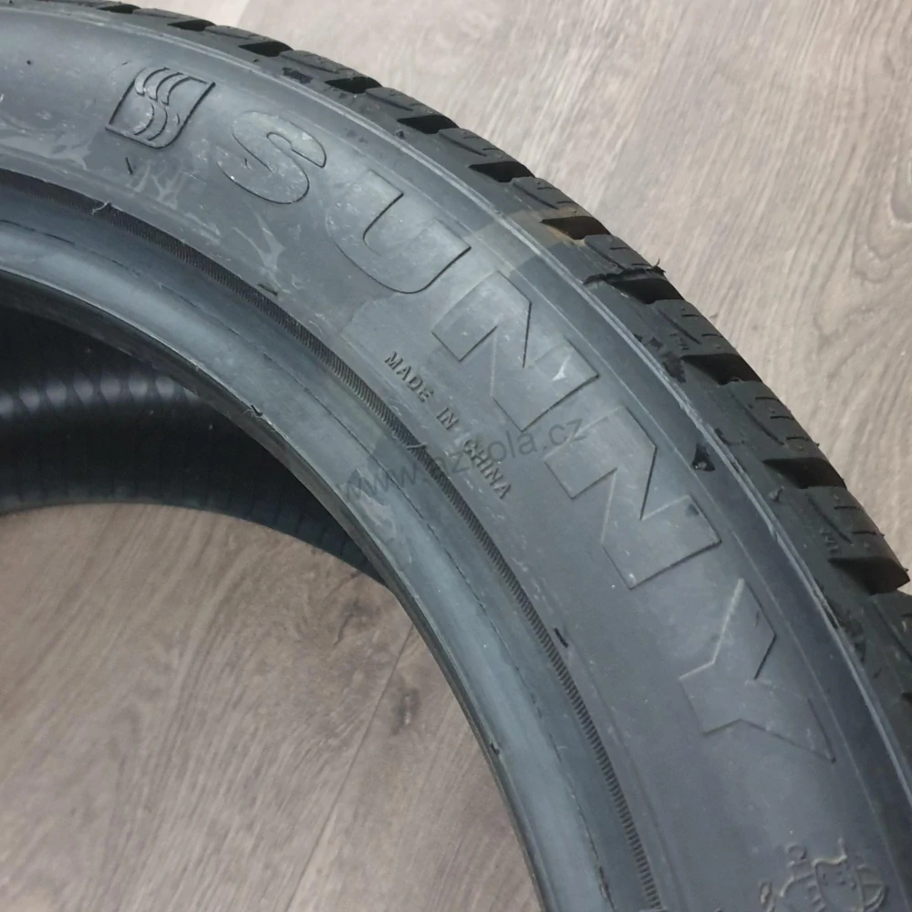 Zimní pneumatika 245/40 R18 Sunny č. AP630