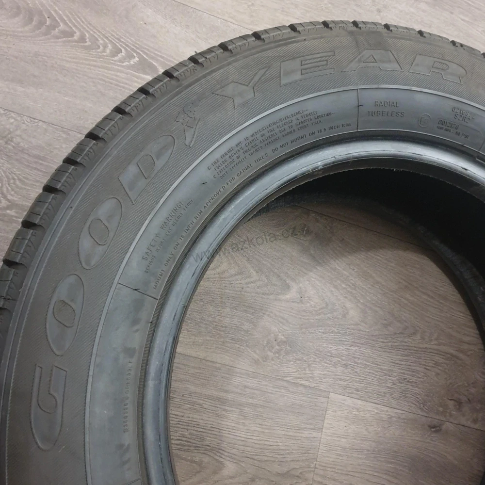 Zimní pneumatiky 215/65 R16C GoodYear č. AP685