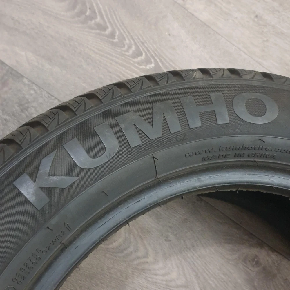 Zimní pneumatiky 195/60 R16 Kumho č. AP687