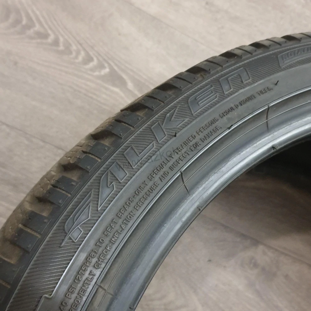 Zimní pneumatiky 235/35 R19 Falken č. AP713