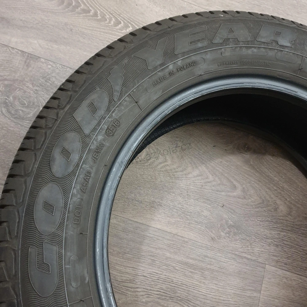 Zimní pneumatiky 185/65 R15 GoodYear č. AP714
