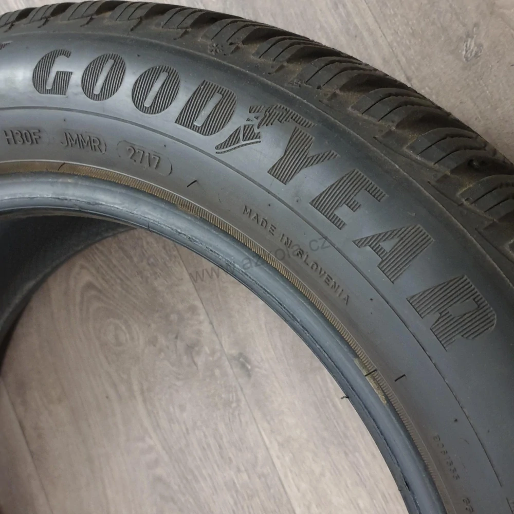Zimní pneumatiky 205/55 R16 GoodYear č. AP734