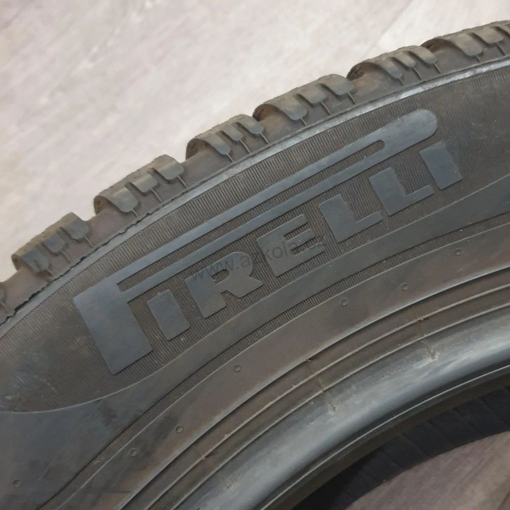 Zimní pneumatiky 195/60 R18 Pirelli č. AP806