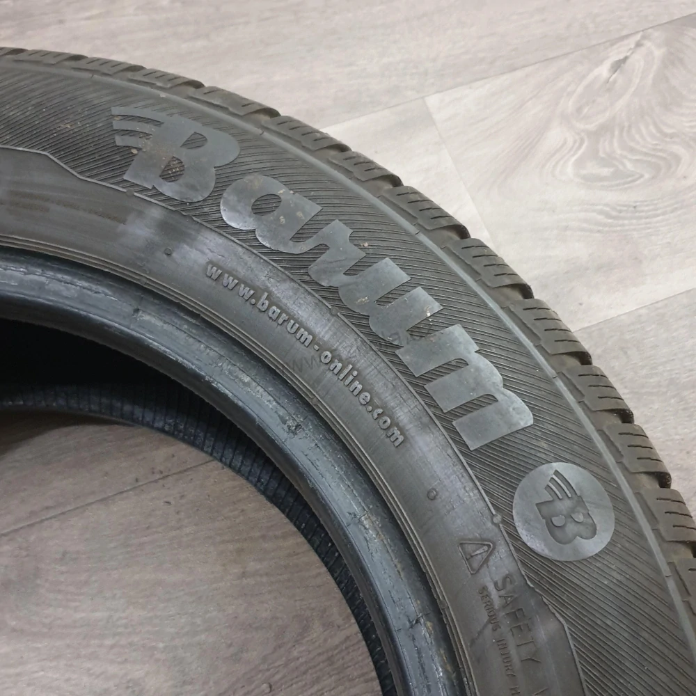 Zimní pneumatiky 215/60 R16 Barum č. AP828