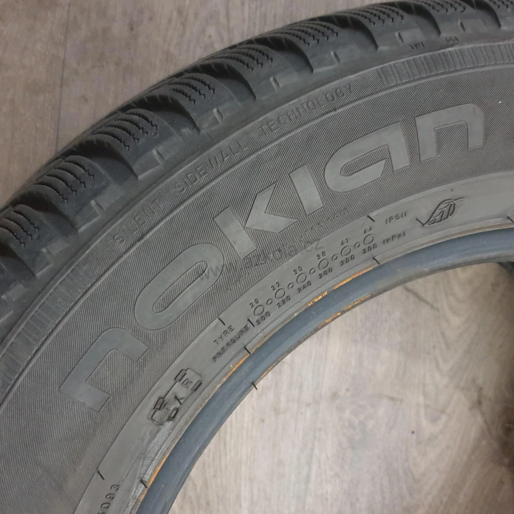 Zimní pneumatiky 195/65 R15 Nokian č. AP837