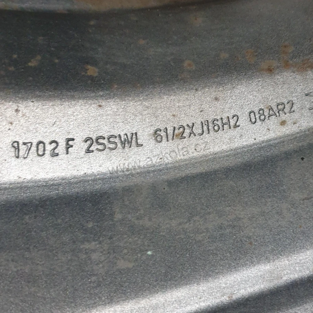 Zimní kola Dacia Duster 215/65 R16 č. AK173