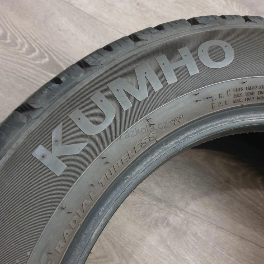 Zimní pneumatiky 215/60 R17C Kumho č. AP881