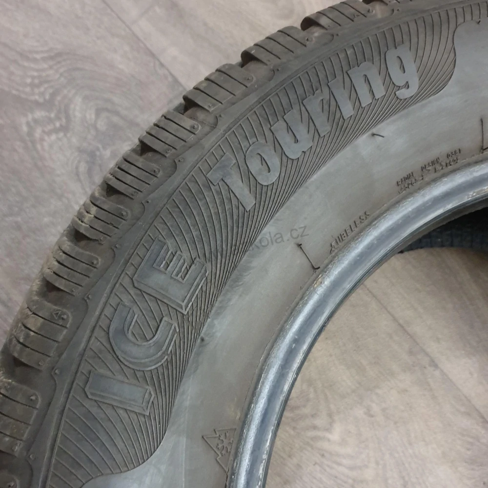 Zimní pneumatiky 205/65 R15 Avon č. AP894