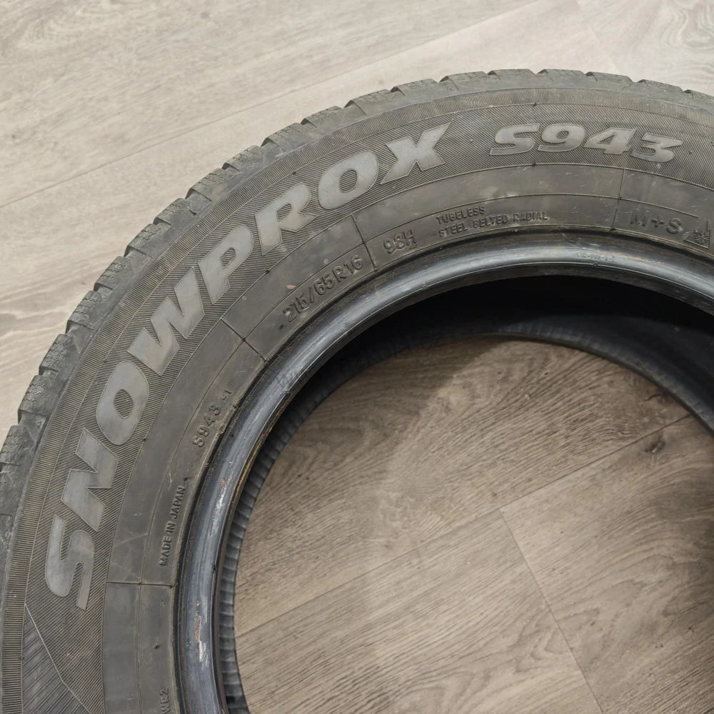 Zimní pneumatiky 215/65 R16 Toyo č. AP896
