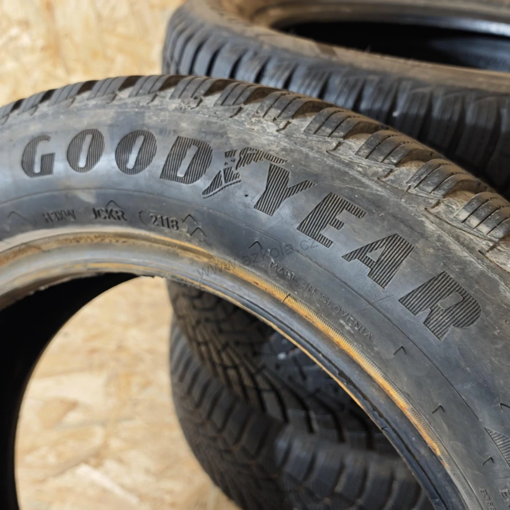 Zimní pneumatiky 205/60 R16 GoodYear č. AP898